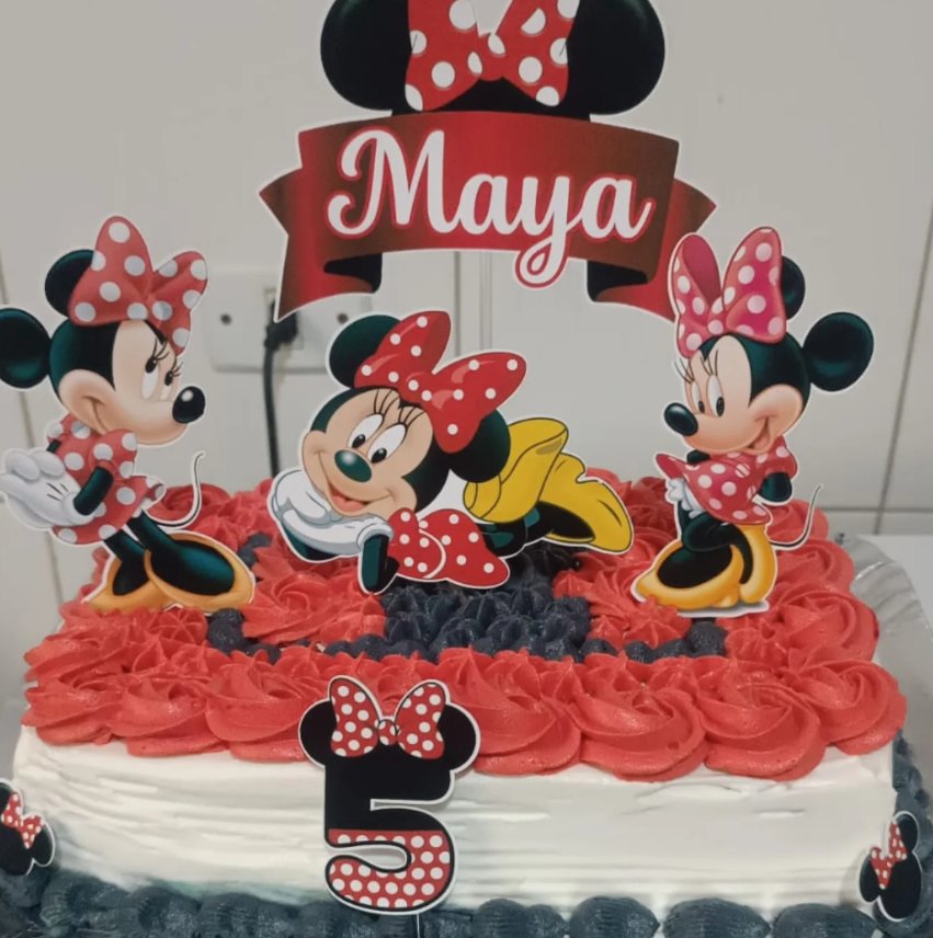 Bolo da Minnie com bicos vermelhos